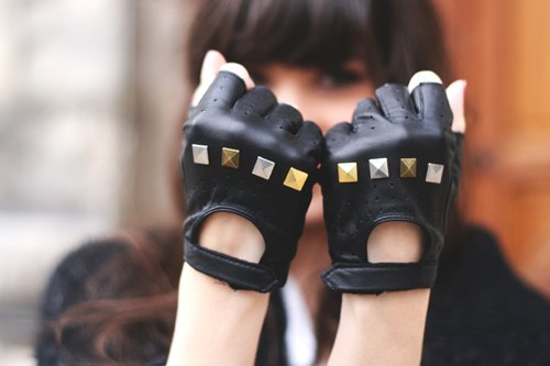 Mitaines cuir cloutees – Le Blog de Betty