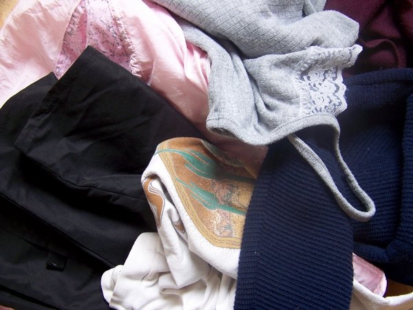 Nature morte vieux vetements placard – Le Blog de Betty