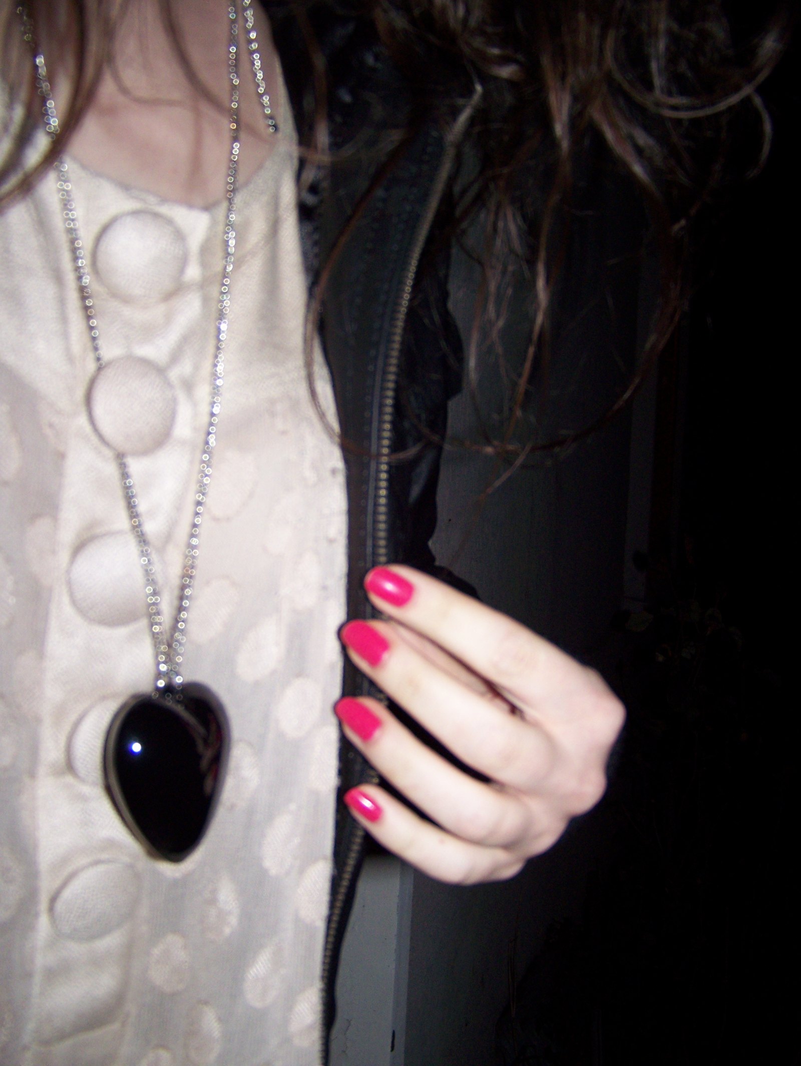 Pendentif coeur noir vernis rose – Le Blog de Betty