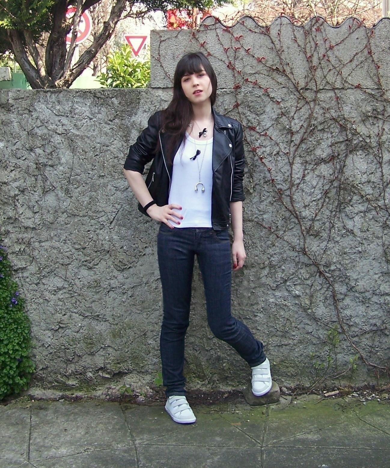 Perfecto jean baskets blanches – Le Blog de Betty