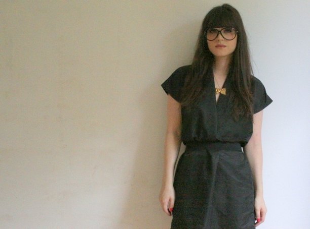 Photo ancienne robe noire lunettes – Le Blog de Betty