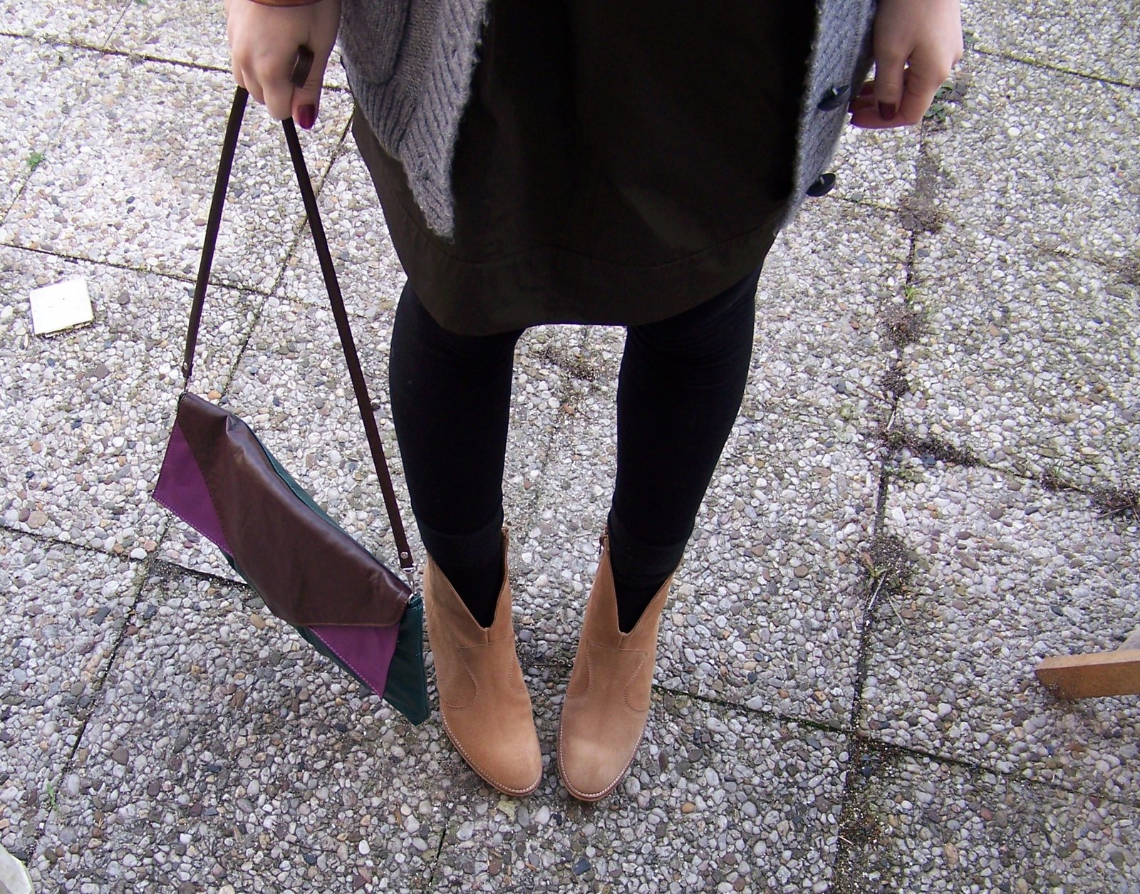 Pochette violette bottines camel – Le Blog de Betty