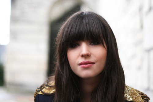 Portrait blazer epaulettes dorees – Le Blog de Betty