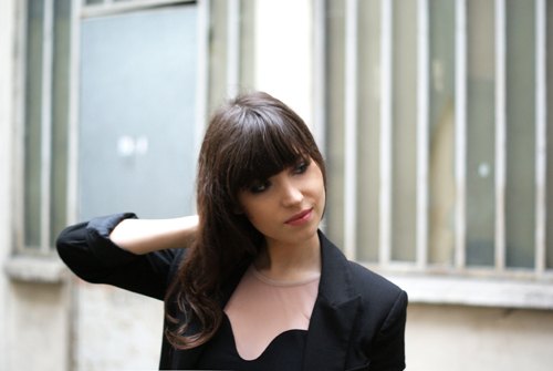 Portrait blazer noir bustier – Le Blog de Betty