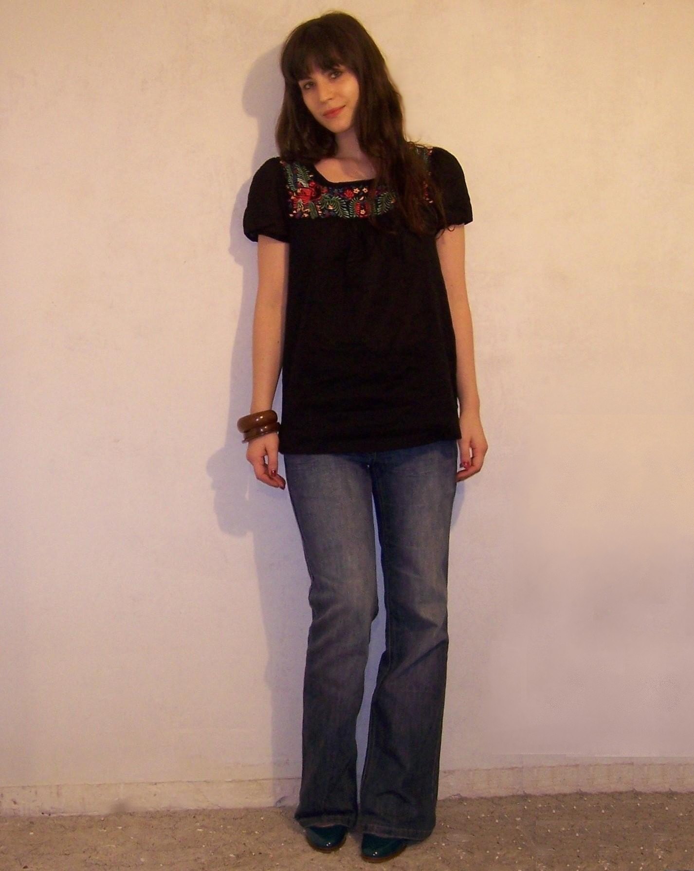 Premier butin blouse brodee jean flare – Le Blog de Betty