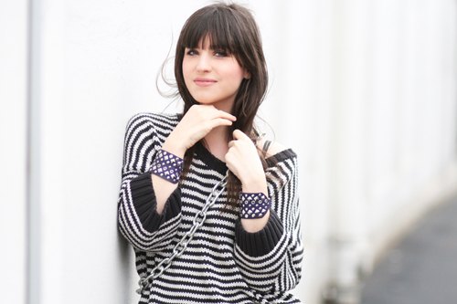 Pull raye noir blanc portrait – Le Blog de Betty