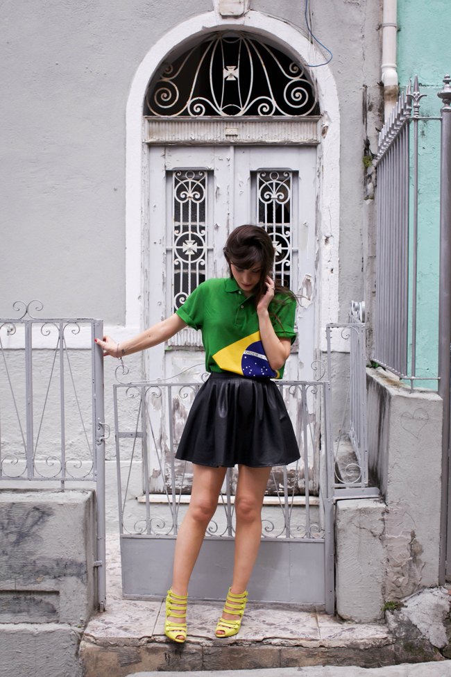 Rio tshirt bresil jupe cuir porte blanche – Le Blog de Betty