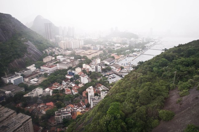 Rio vue collines brume – Le Blog de Betty