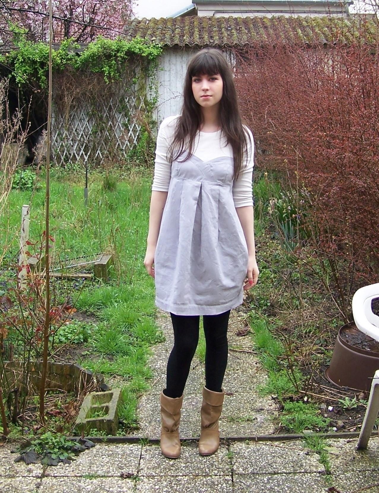Robe blanche h and m collants noirs – Le Blog de Betty