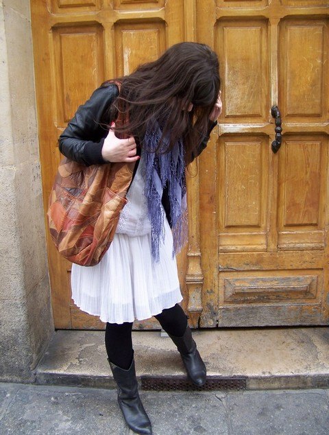 Robe blanche perfecto foulard bleu – Le Blog de Betty