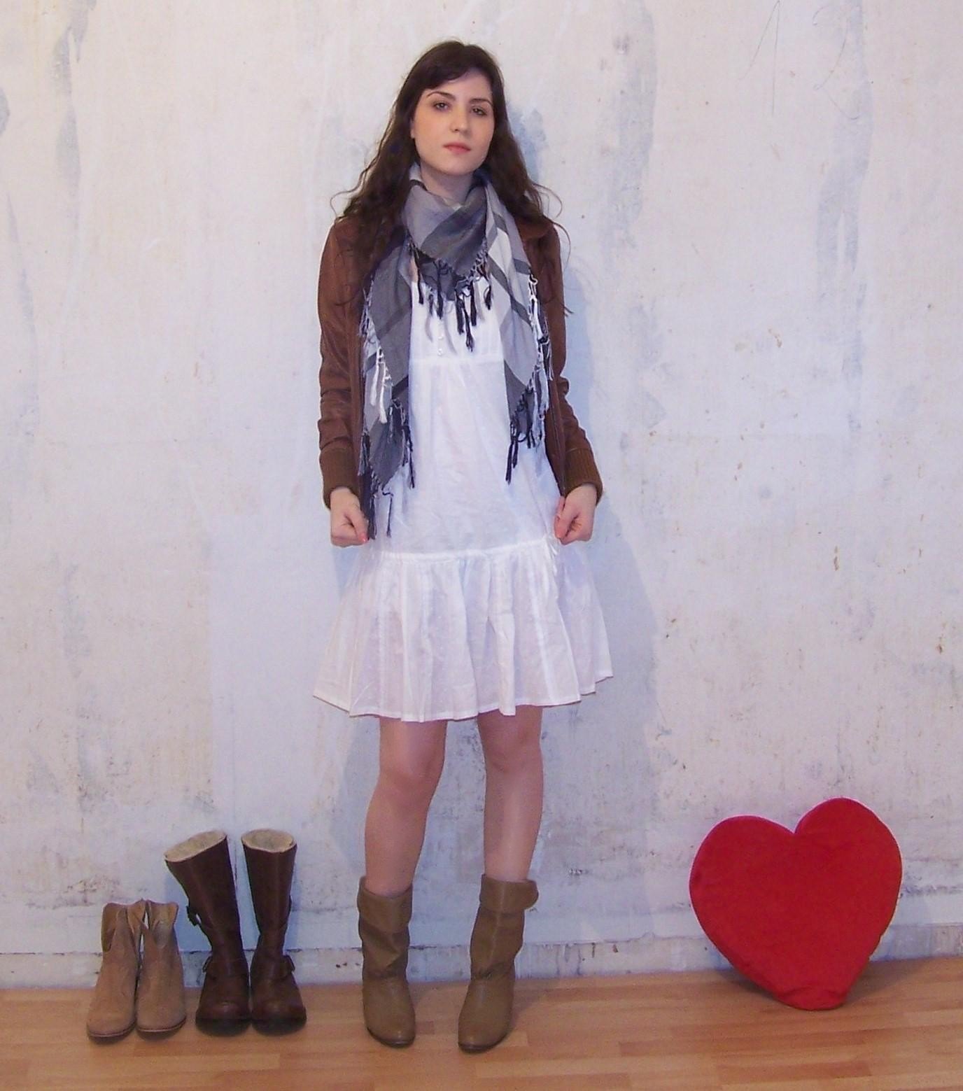 Robe blanche veste cuir marron coeur rouge – Le Blog de Betty