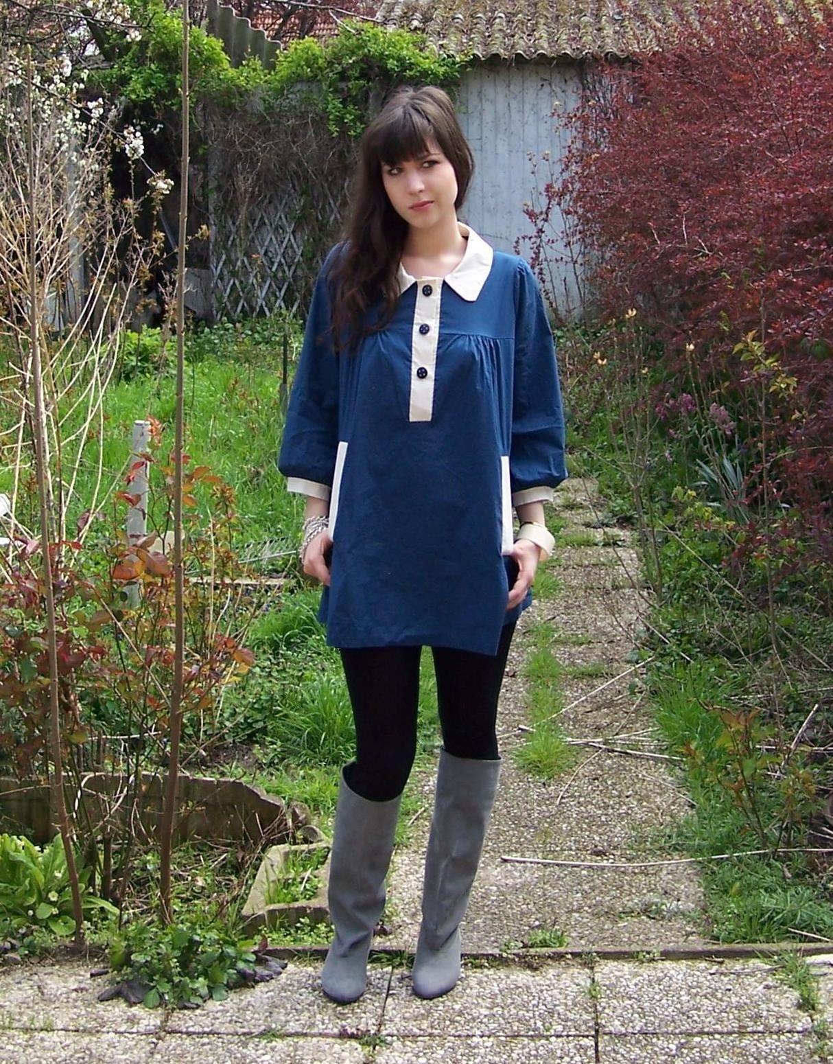 Robe bleue col blanc bottes grises – Le Blog de Betty