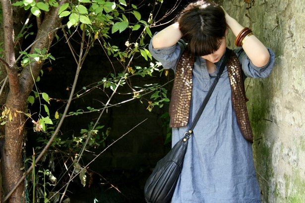 Robe chambray gilet sequins dores – Le Blog de Betty