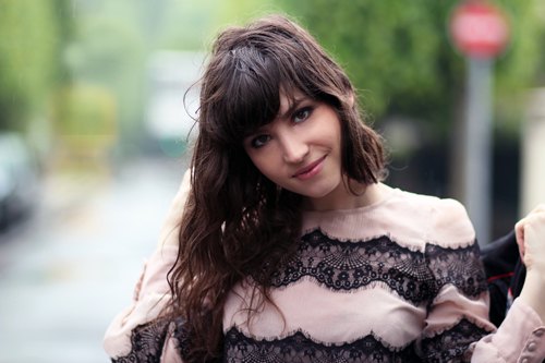 Robe dentelle portrait pluie – Le Blog de Betty