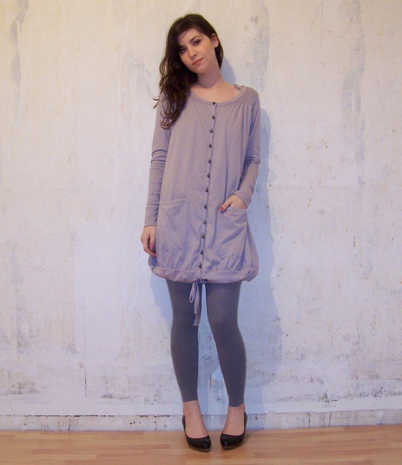 Robe grise boutonnee escarpins – Le Blog de Betty