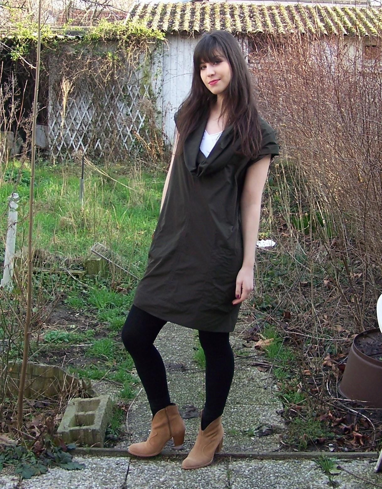 Robe noire bottines camel gilet – Le Blog de Betty