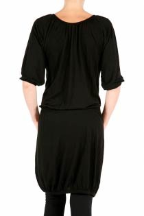 Robe noire boutonnee dos – Le Blog de Betty