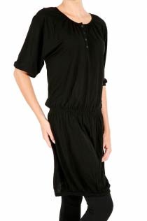 Robe noire boutonnee profil – Le Blog de Betty