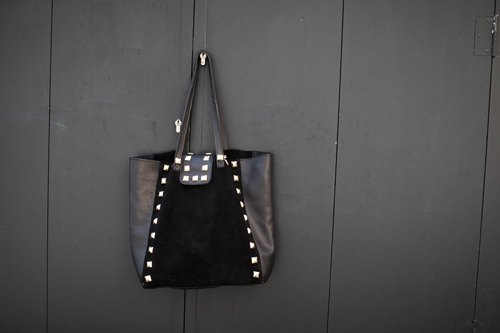 Sac noir cloute porte – Le Blog de Betty