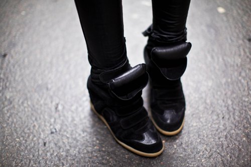 Sneakers compensees noires pave – Le Blog de Betty