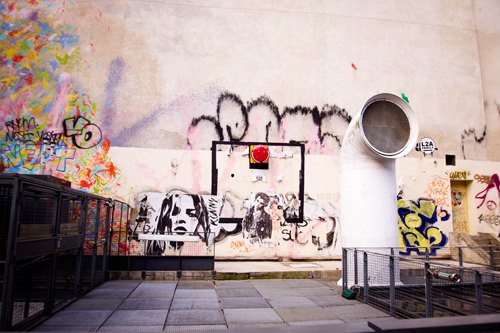Street art graffitis beaubourg – Le Blog de Betty