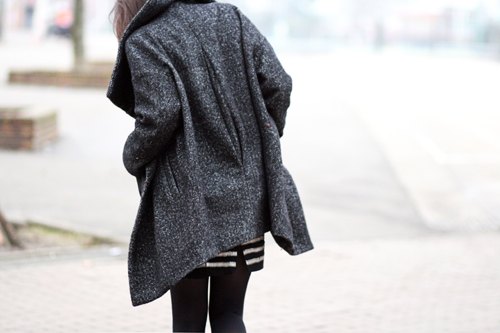 Stripes manteau gris dos – Le Blog de Betty
