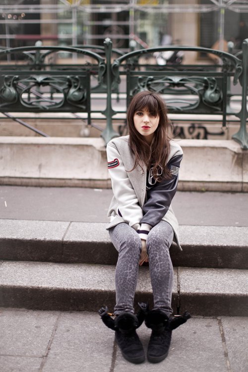 Teddy jacket assise escaliers metro – Le Blog de Betty