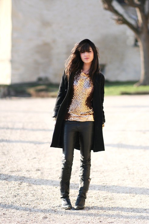 Top sequins dores pantalon cuir – Le Blog de Betty