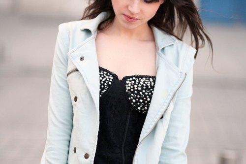 Trench bleu ciel bustier strass – Le Blog de Betty