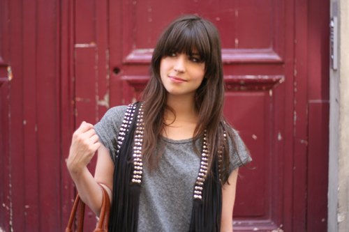 Tshirt gris gilet clous portrait – Le Blog de Betty