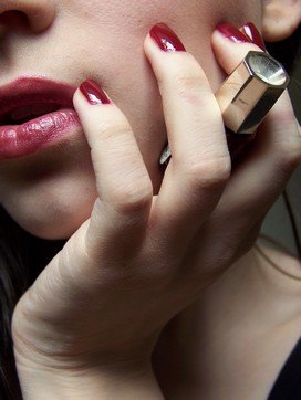Vernis bordeaux levres – Le Blog de Betty