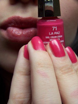 Vernis fuchsia flacon levres – Le Blog de Betty