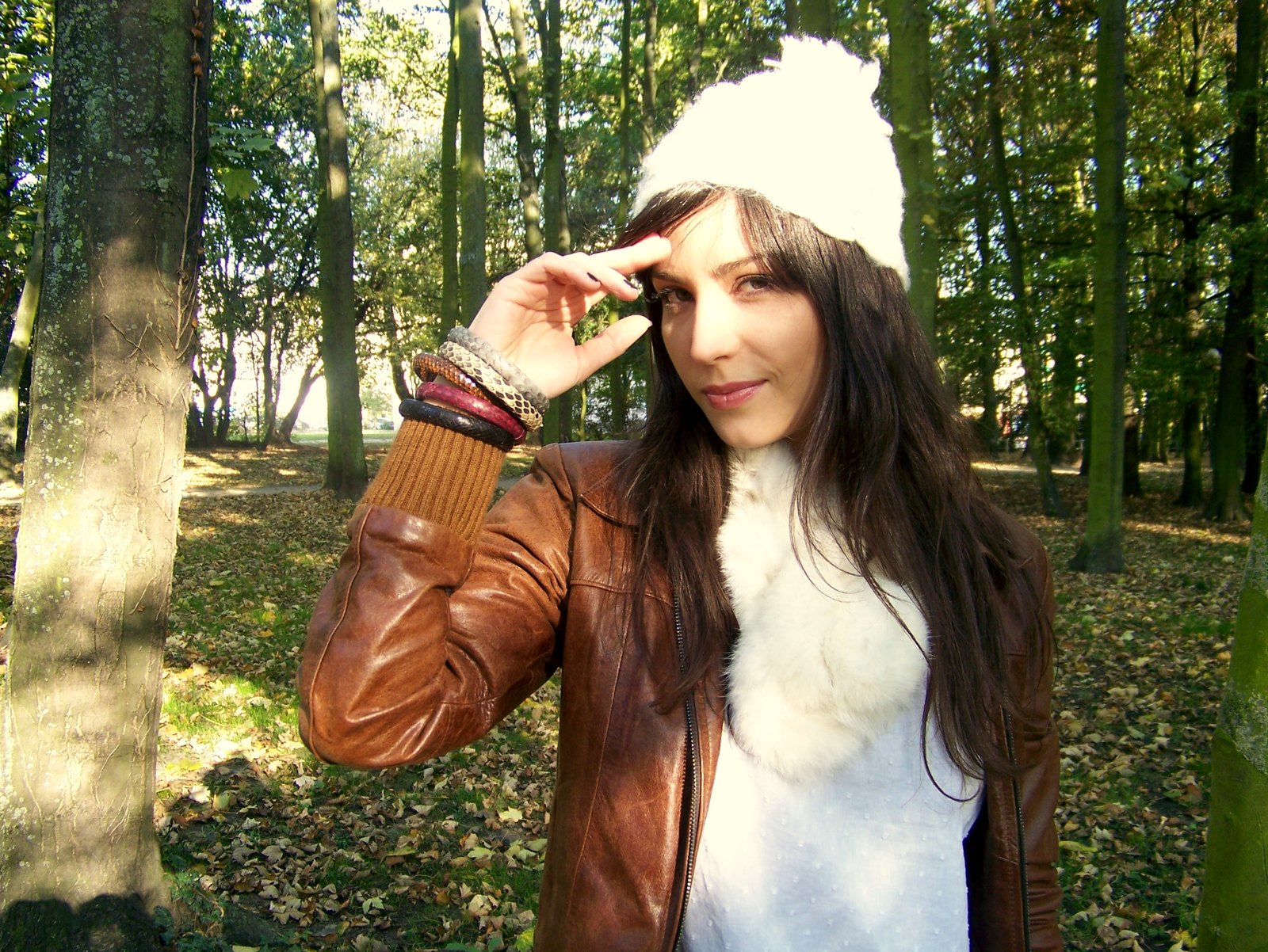 Veste cuir bonnet blanc foret – Le Blog de Betty