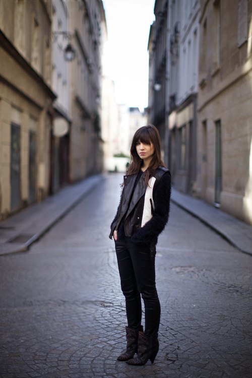 Veste cuir ecru pantalon noir rue – Le Blog de Betty