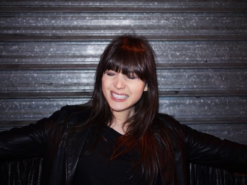 Veste franges portrait sourire – Le Blog de Betty