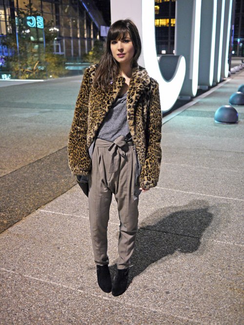 Veste leopard pantalon gris nuit – Le Blog de Betty