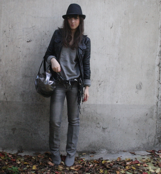 Ou sont mes pieds ? // Where are my feet ? – Betty Autier – Le Blog de Betty