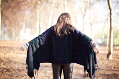 My plaid cape – Betty Autier – Le Blog de Betty