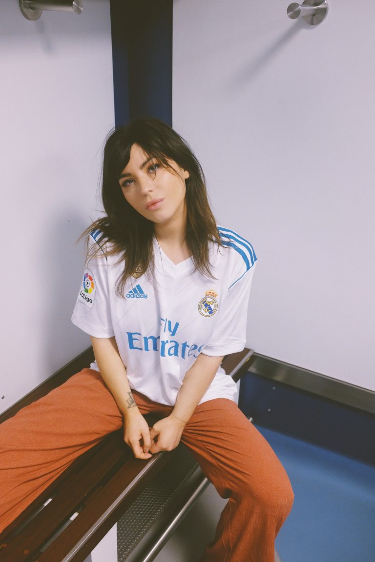 Betty Autier en maillot du Real Madrid dans les vestiaires