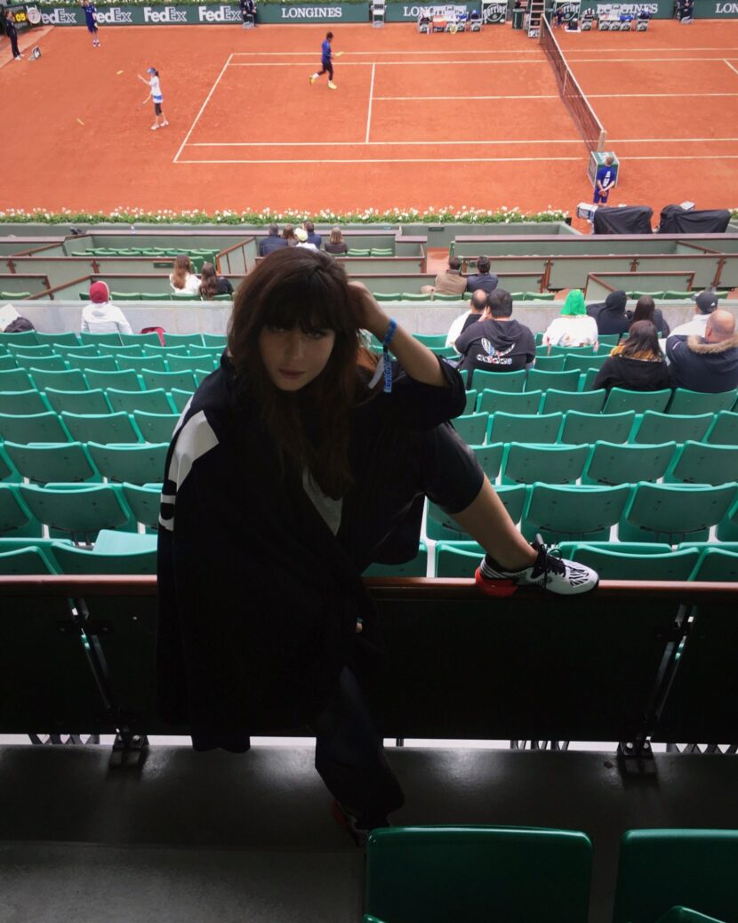 Betty Autier dans la loge adidas du Court Philippe-Chatrier à Roland-Garros