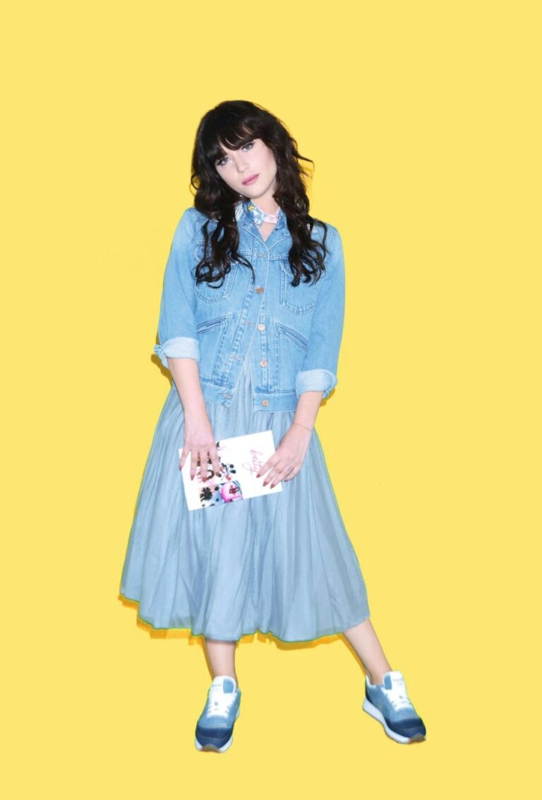Betty Autier pour WAD magazine avec son livre Betty