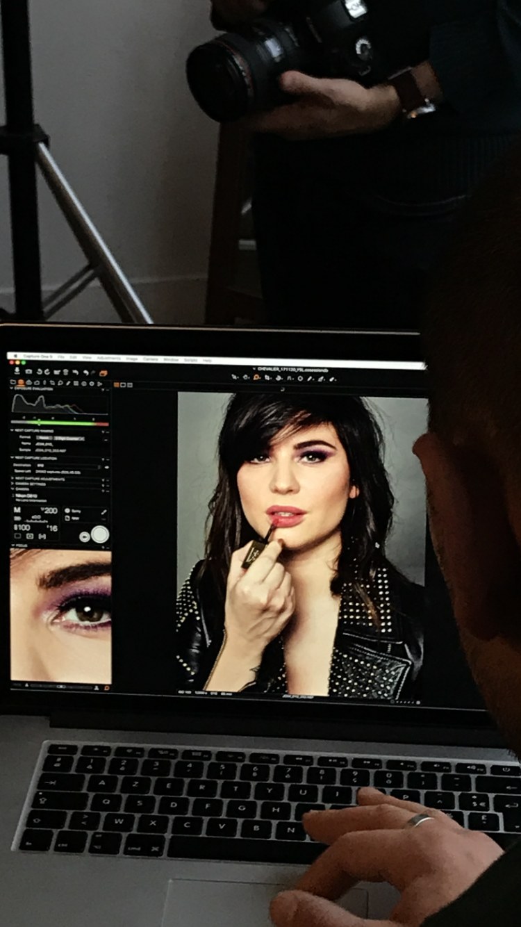 Rouge à lèvres YSL pendant le shooting