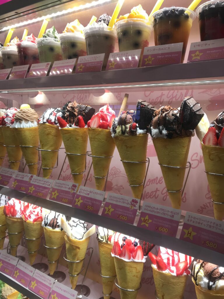 Vitrine de crêpes à Harajuku