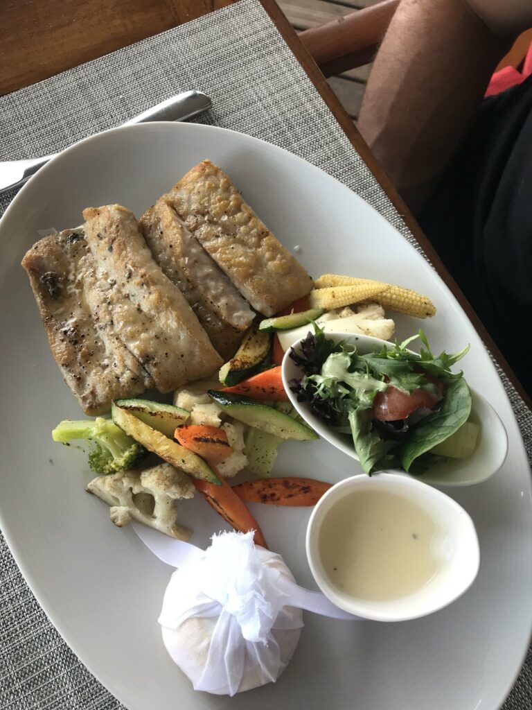 Poisson grillé au Reethi Restaurant du One&Only Reethi Rah
